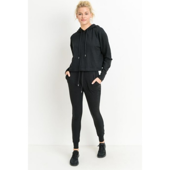 Highwaist Slim-Fit Cuffed Joggers - Picture 5 of 6